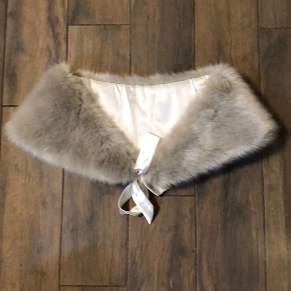 Faux fur shawl tie cover elegant for gown EUC - Picture 2 of 3